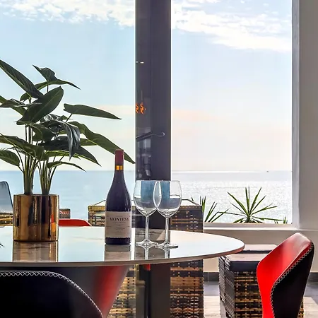 Beachfront With Terrace And Pool Apartment *