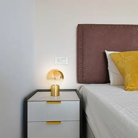 Beachfront With Terrace And Pool